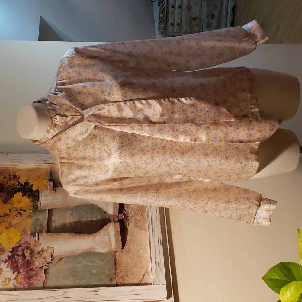 Shapely Vintage Blouse